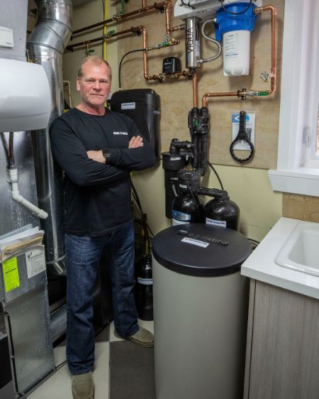 Mike Holmes age