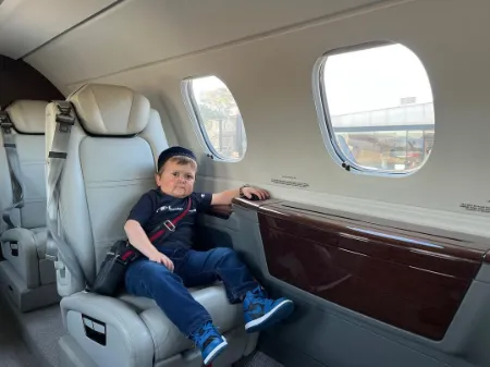 hasbulla magomedov traveling to sydney in private jet