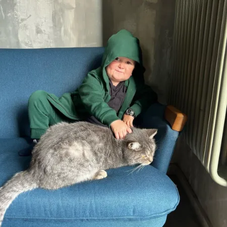 hasbulla with his pet cat barsik