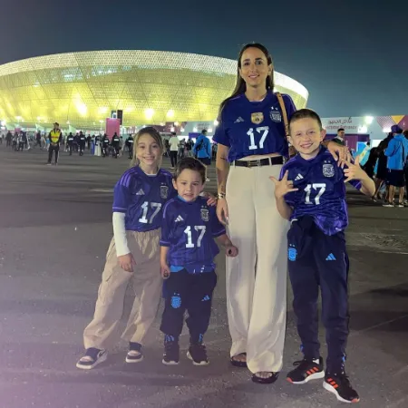 linda raff with her kids before worldcup 2023 finals