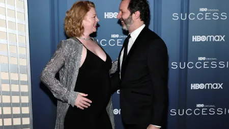 sarah snook is pregnant and with her husband dave lawson