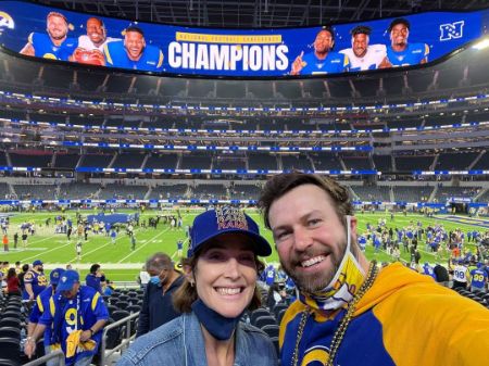 cobie smulders and taran killam during the championship game of rams in 2022