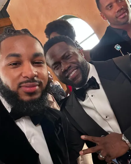 ddg with kevin hart in an event